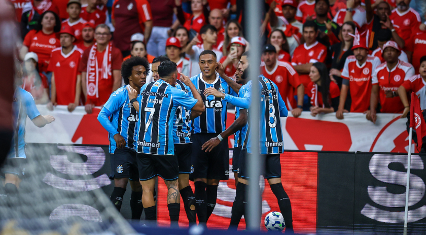 Grêmio vence Gre-Nal e ultrapassa Inter na tabela