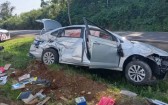 Carro capota na BR-163 e motorista sofre ferimentos leves
