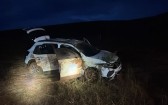 Mulher fica ferida após carro sair da pista e capotar na PR-180