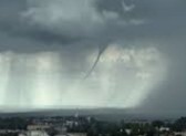 Tempo 'vira' e parte do Paraná recebe novo alerta de tempestades intensas; veja onde e a previsão do tempo