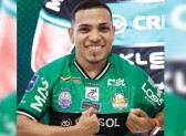 Marreco anuncia Douglas Silva, reforço vindo da Espanha para a sequência da temporada