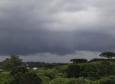 Frente fria traz chuva ao Paraná e risco de temporais no início da semana