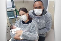 Bebê de 32 dias volta à vida após ser declarado morto e passar 3 horas em saco funerário em SP