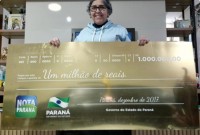Professora que ganhou R$ 1 milhão no Nota Paraná segue dando aulas