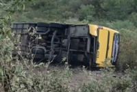 Ônibus com romeiros tomba e deixa mortos e feridos