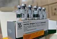 Paraná disponibiliza 31,5 mil doses da vacina contra a dengue para profissionais da saúde