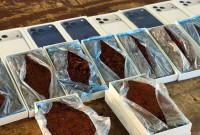 Caixas que simulavam celulares são encontradas com barro em van na Ponte da Amizade