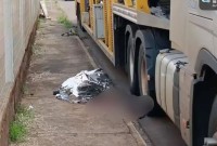 Motorista de caminhão-cegonha morre após acidente durante descarregamento de veículos em Toledo