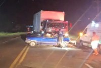 Colisão entre carro e caminhão deixa um ferido na PR-180