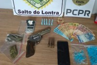 Policial  Cinco pessoas são presas durante operação contra o tráfico de drogas