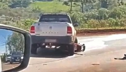 Homem de 69 anos fica ferido após colisão entre carro e motocicleta