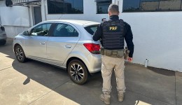 PRF recupera veículo com registro de roubo na BR-373
