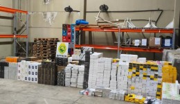 BPFRON e PF apreendem caminhão com carga milionária de contrabando
