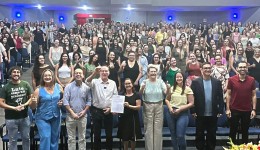 Vereadores prestigiam a posse de novos professores