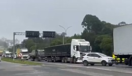 Motorista é morto a tiros dentro de carro parado em congestionamento