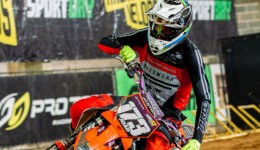 Palmense João Vitor é campeão da VX2 e da 300 Pró no Arena Velocross em Campina Grande do Sul
