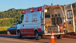 Acidente entre carro e moto é registrado na PR 493