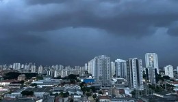 Inmet emite alerta de tempestade para Francisco Beltrão e outras 84 cidades do Paraná