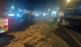 Caminhão sem freio 'atropela' veículos e deixa 16 feridos