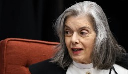 Cármen Lúcia forma maioria pela condenação de Bolsonaro e aliados