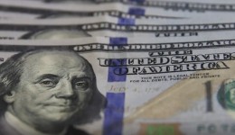 Bolsa volta a bater recorde e tem maior alta em 15 meses em novembro