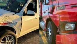 Acidente entre carro e carreta deixa dois feridos leves na PR-182