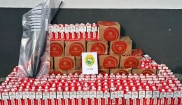 Polícia Militar recupera mais de 400 caixas de leite saqueadas e mulher é presa