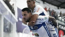 Pato vira e vence ABF em estreia na Série Ouro