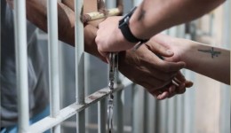 Homem tenta furtar veículo durante a madrugada e acaba preso