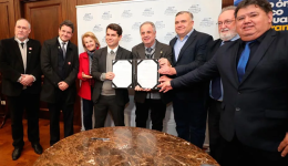 Assembleia Legislativa e CRM/PR firmam acordo para aprimorar políticas públicas de saúde