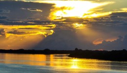 Com fim do fenômeno La Niña, fevereiro terá tempo abafado e chuvas de verão