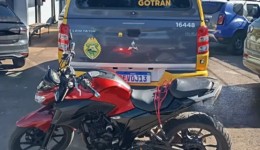 Motocicleta com sinais identificadores adulterados é apreendida