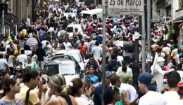 População do Brasil chega a 213,4 milhões, aponta IBGE