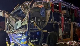 Mais de 20 feridos em acidente entre ônibus e carreta na BR-116 permanecem internados em hospitais de MG