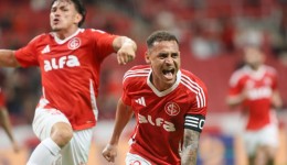 Inter vence Fortaleza, sobe na tabela e alivia pressão sobre Roger