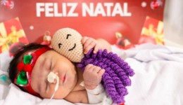 Bebês internados na UTI ganham ensaio fotográfico de Natal e encantam famílias