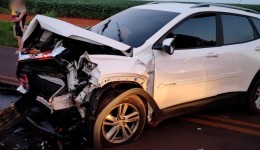 Três pessoas ficam feridas em acidente na PR-491