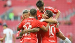 Internacional vence o Inter de Santa Maria no Beira Rio