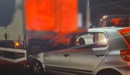 Duas pessoas ficam feridas em colisão traseira na PRC-280