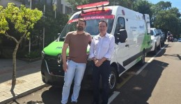 Município ganha nova ambulância para atender pacientes da UPA
