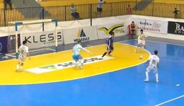 ABF perde de virada em casa
