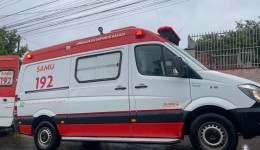 Homem é socorrido após ser esfaqueado