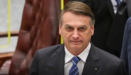 Alexandre de Moraes decide manter Bolsonaro em prisão domiciliar