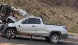 Acidente com três veículos deixa mulher e criança feridas na PR-483