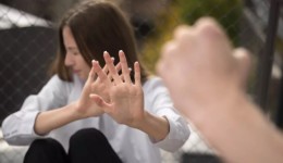 Mulher é agredida após discussão