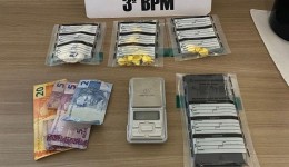 Polícia Militar prende homem por tráfico de drogas no centro