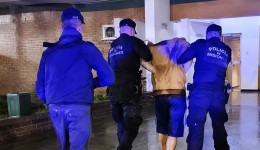 Brasileiro de 31 anos é preso armado após invadir residência na Argentina