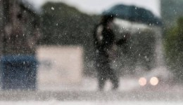 Sábado deve ter pancadas fortes e rápidas de chuva
