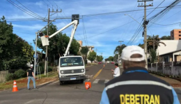 Novo semáforo no Bairro Vila Nova começa a operar nesta segunda-feira (7)