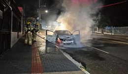 Carro pega fogo em Xanxerê e mobiliza Corpo de Bombeiros